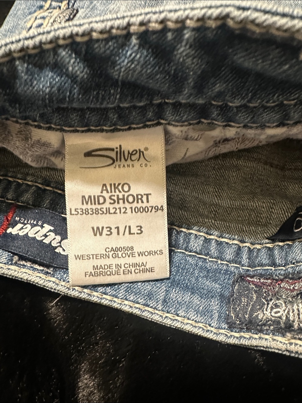 Silver Y2K Aiko Super Stretch Distressed Jean Shorts - Women's Size 31 - Picture 6 of 6